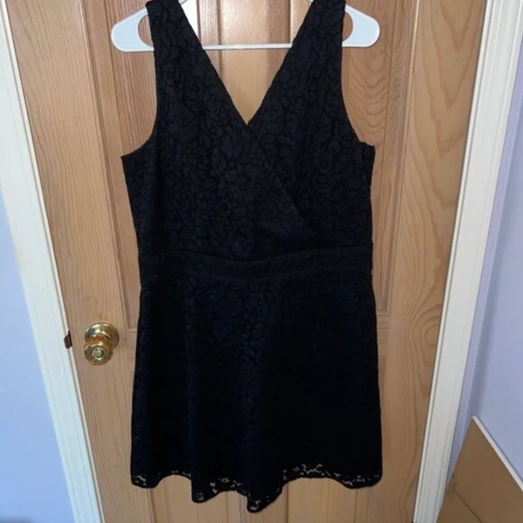 LOFT Dresses & Skirts - NWT! LOFT - Black Lace Dress - 14